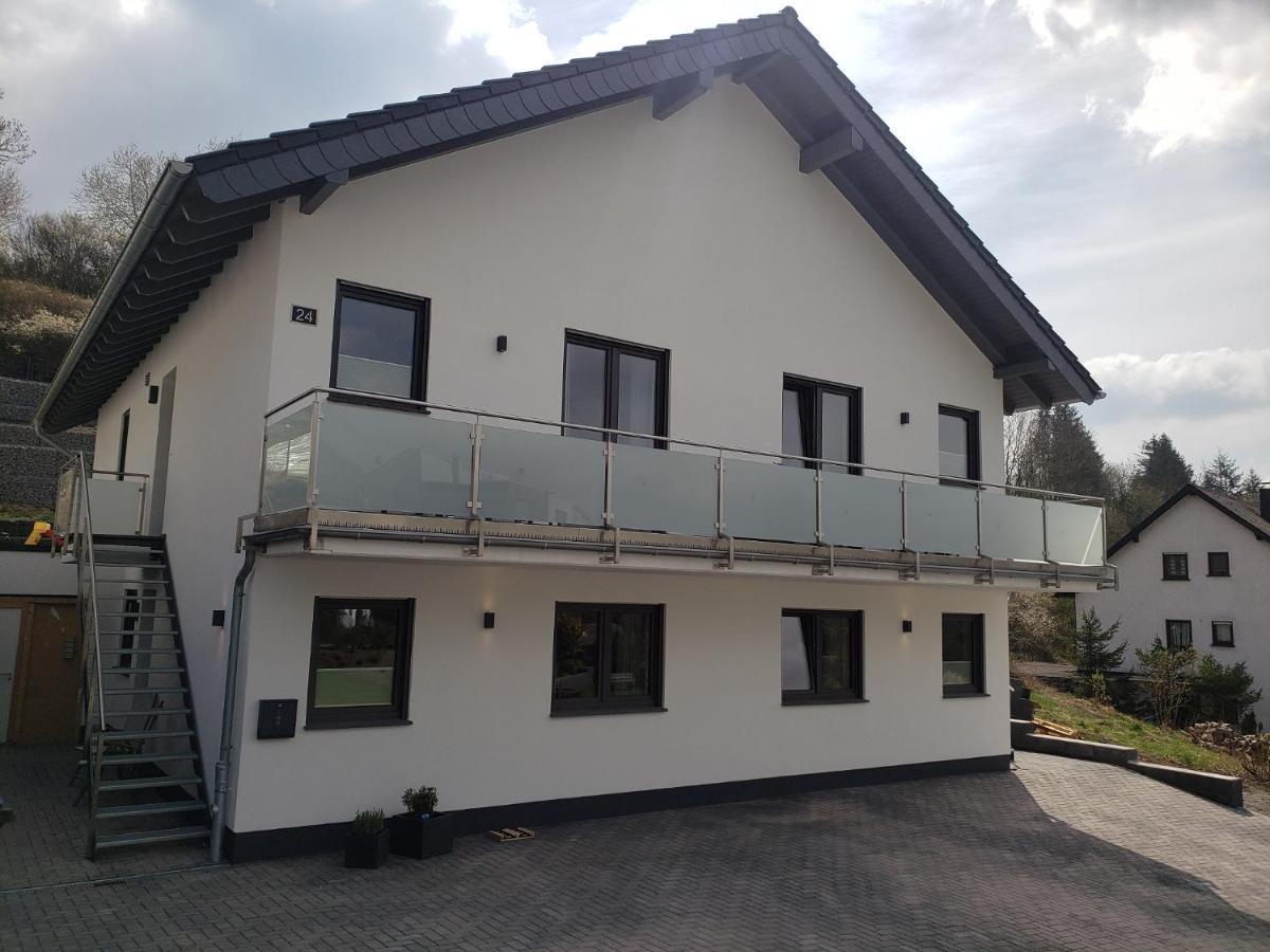 Ferienwohnungen Am Aeppelsberg Volkesfeld Exterior foto
