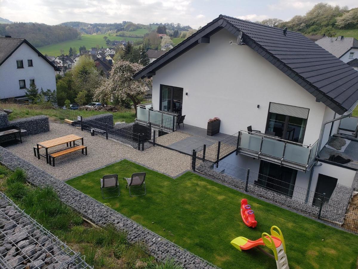 Ferienwohnungen Am Aeppelsberg Volkesfeld Exterior foto